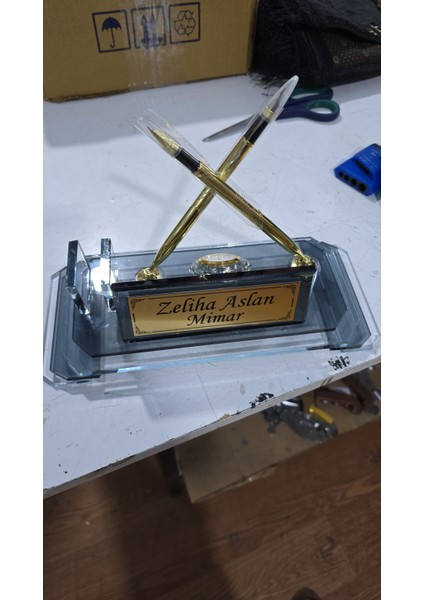 Kişiye ve Kurumlara Özel Kristal Isimlik Masa Isimli fiyatları