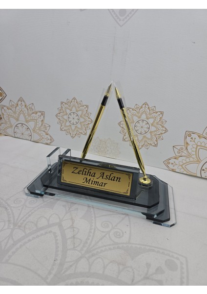 Kişiye ve Kurumlara Özel Kristal Isimlik Masa Isimli fırsatları