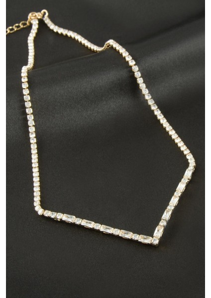 Üçgen Tamtur Zirkon Taşlı Lüks Kolye 2 mm