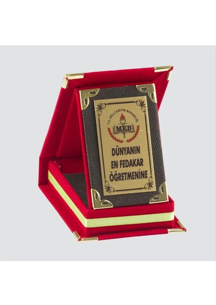 Dünyanın En Fedakar Öğretmenine Plaketi