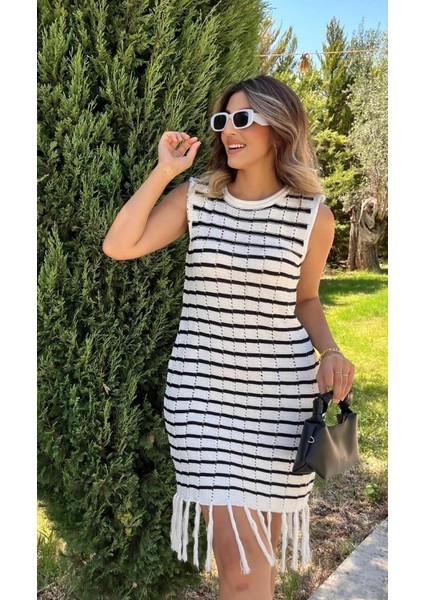 Kadın Kolsuz V Yaka Eteği Püsküllü Çizgi Desen Triko Elbise fırsatları