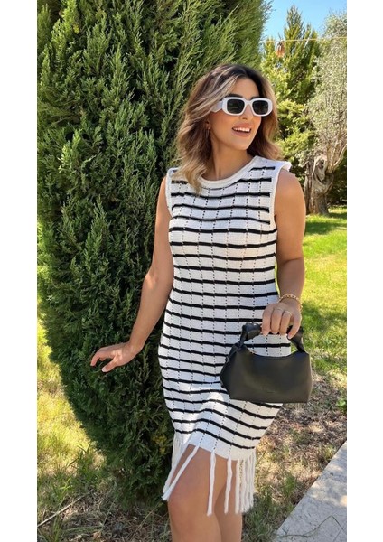 Kadın Kolsuz V Yaka Eteği Püsküllü Çizgi Desen Triko Elbise indirimleri