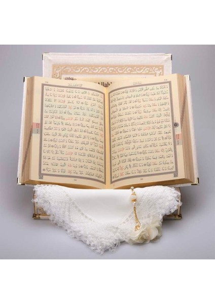 Şal + Tesbih + Kuran Hediye Seti (Orta Boy, Krem, Gold Pleksi) fırsatları