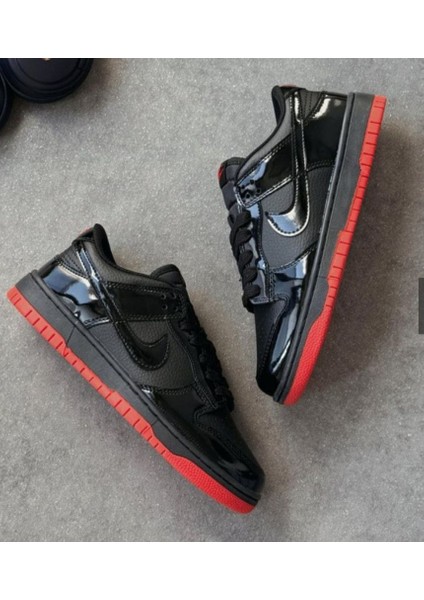 N I K E Dunk Siyah Kırmızı Ayakkabı
