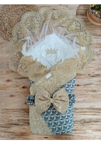 Yenidoğan Ultralüks Piramit Desenli Güpürlü Bebek Battaniyesi Kundak