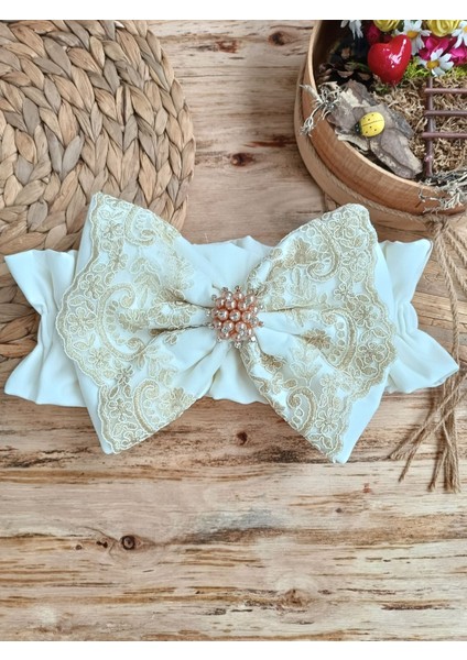 Yenidoğan Kuzulu Taç Nakış Güpürlü Fiyonklu Duvaklı Prizma Taş Unisex Kundak Bebek Battaniyesi