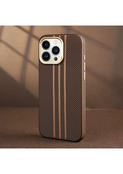 Apple iPhone 15 Pro Max Uyumlu Kılıf Zebana Goldrix Karbon Fiber M-Safe Kılıf Kahverengi