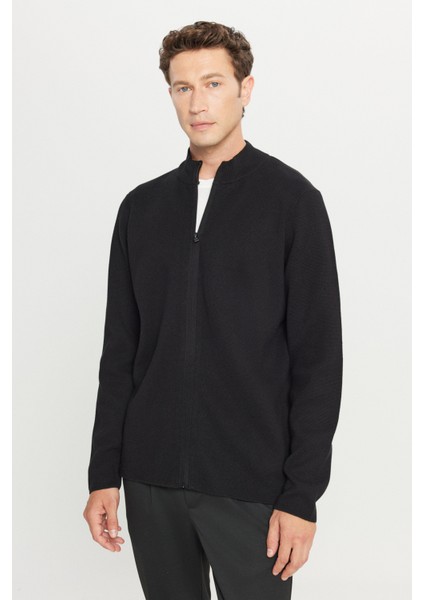 Pamuklu Standart Fit Normal Kesim Dik Yaka Triko Hırka