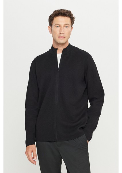 Pamuklu Standart Fit Normal Kesim Dik Yaka Triko Hırka modelleri