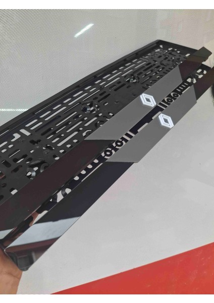 Renault Reno Parlak Pleksi Plakalık