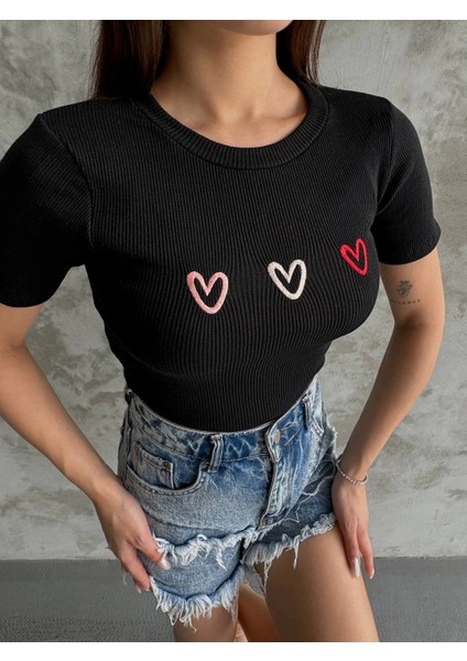 Üçlü Kalp Nakışlı Bluz indirimleri