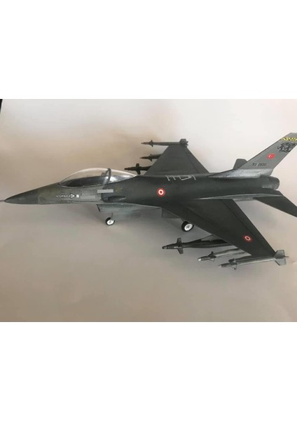 Model 301 1/72 F-16 Fighting Falcon Avcı-Bombardıman Uçağı Plastik Model Kiti fiyatları