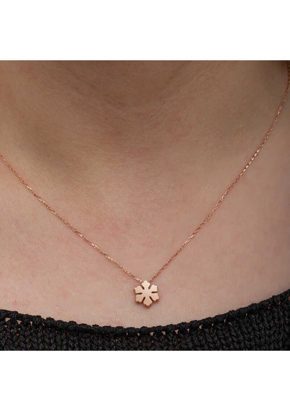 925 Ayar Gümüş Rose Minimal Kar Tanesi Kadın Kolye T8657 fırsatları