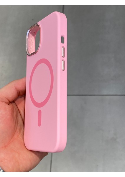 Apple iPhone 13 ve 14 Uyumlu Magsafe Şarj Destekli Içi Kadife Silikon Kılıf fiyatları