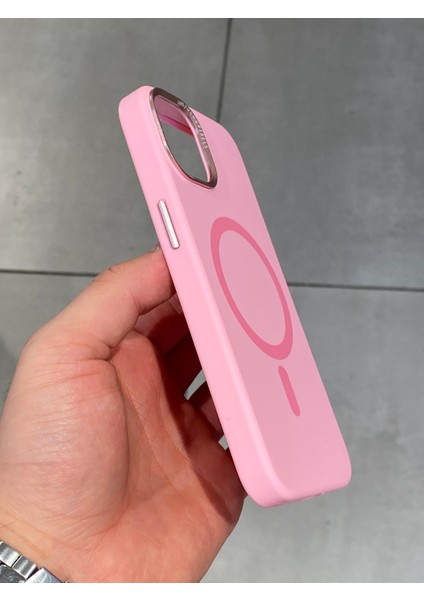 Apple iPhone 13 ve 14 Uyumlu Magsafe Şarj Destekli Içi Kadife Silikon Kılıf modelleri