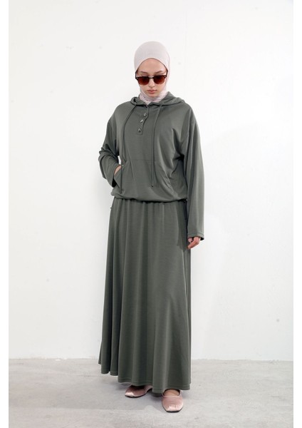 Kadın Önü Çıtçıt Pat Detaylı Kanguru Cepli Kapüşonlu Tesettür Etekli Takım Haki fiyatları