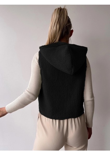 Kadın Kapüşonlu Cepli Tasarım Yaka Spor Şık Peluş Yelek modelleri