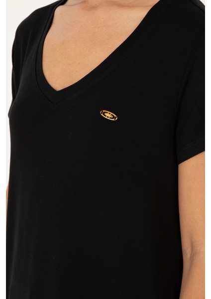 Kadın Siyah Tişört Basic 50280019-VR046