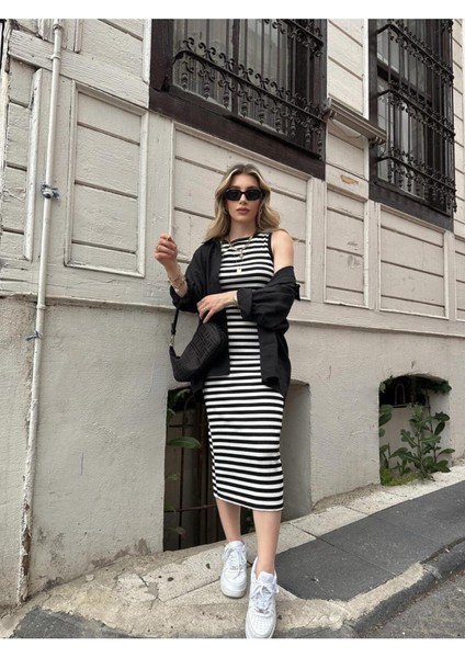 Kadın Çizgili Kolsuz Spor Şık Siyah Beyaz Elbise indirimleri