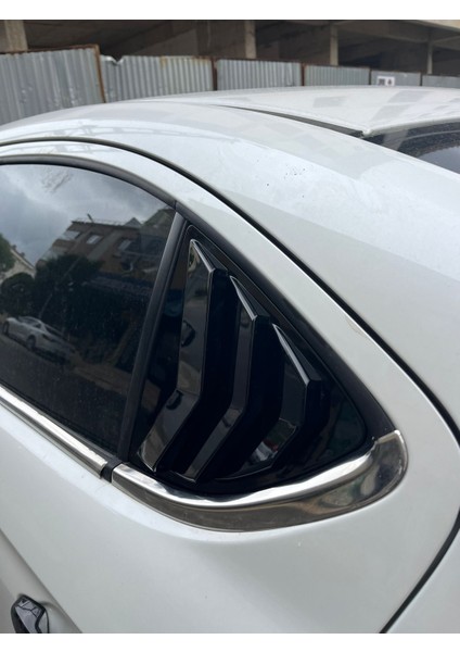 Honda City 2021+ Piano Black Kelebek Cam Vizörü