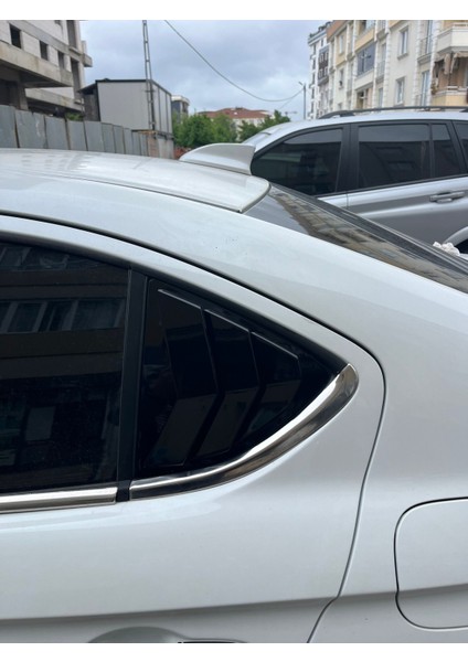 Honda City 2021+ Piano Black Kelebek Cam Vizörü fırsatları