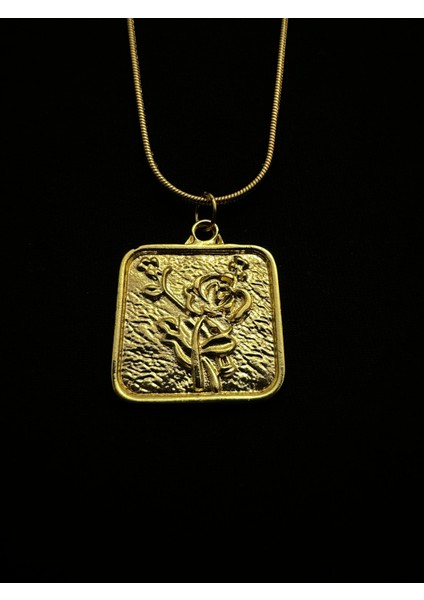 Altın Kaplama Çelik Zincirli Gül Detaylı Kolye 45+5 cm