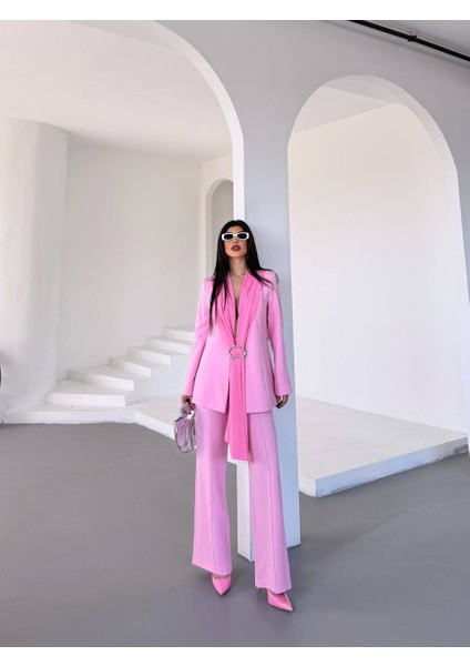 Kadın Takım Elbise Kemerli Ceket Düz Paça Pantolon