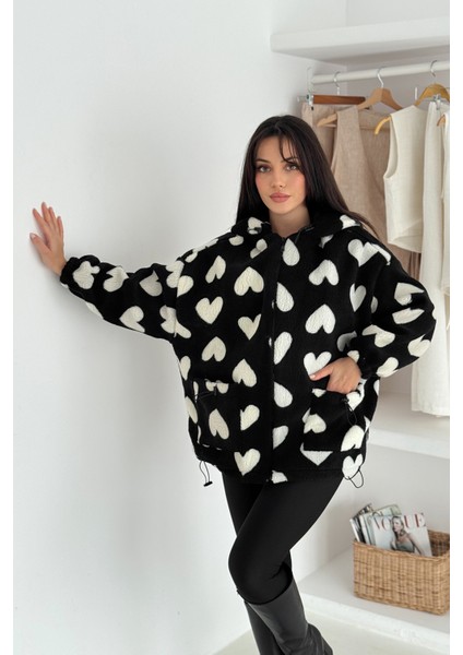 Kadın Oversize Kalp Desenli Polar Mont – Sıcak & Iddialı Stil fırsatları