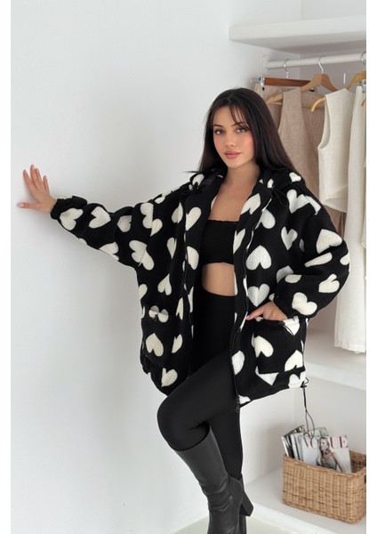 Kadın Oversize Kalp Desenli Polar Mont – Sıcak & Iddialı Stil indirimleri