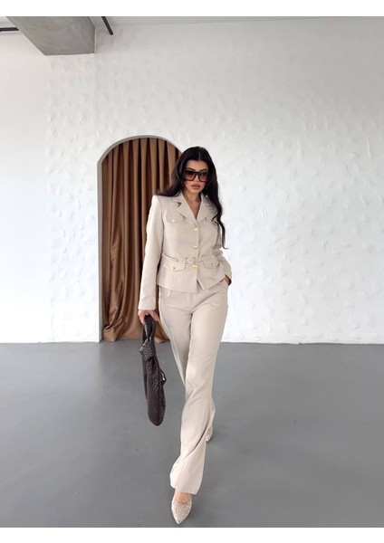 Kadın Gold Düğmeli Kemerli Modern Şık Kombin Takım Elbise