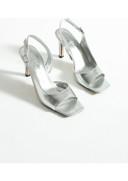 Kadın Gümüş Metalik Ince Topuklu Sandalet