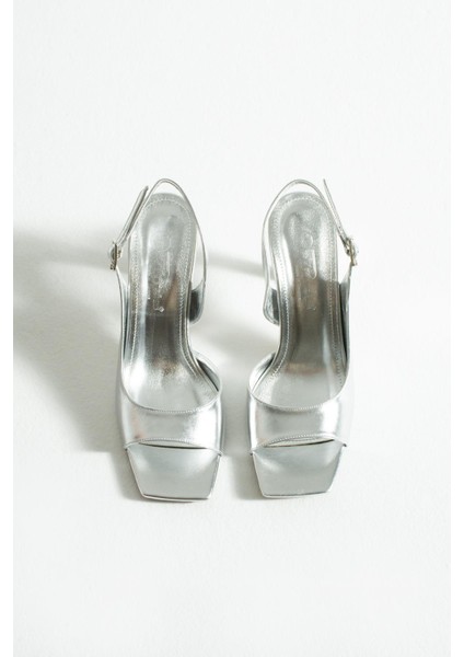 Kadın Gümüş Metalik Ince Topuklu Sandalet fırsatları
