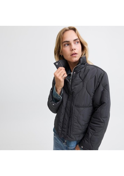 Kadin Dik Yaka Kapitone Ceket - Serena fırsatları