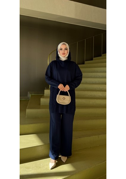 Çapraz Saç Örgülü Triko Takım