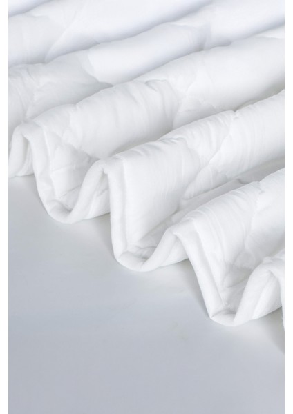 | Beyaz Bebek Yorganı 95X145 cm Yumuşacık Mikrofiber indirimleri