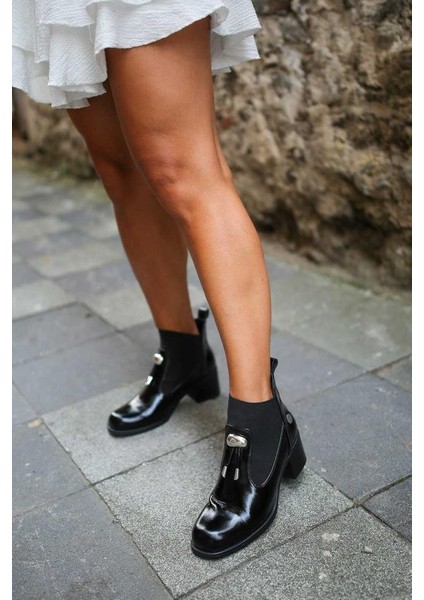1805 Hakiki Deri Boğazı Lastik Detaylı Kalın Topuklu Bot modelleri