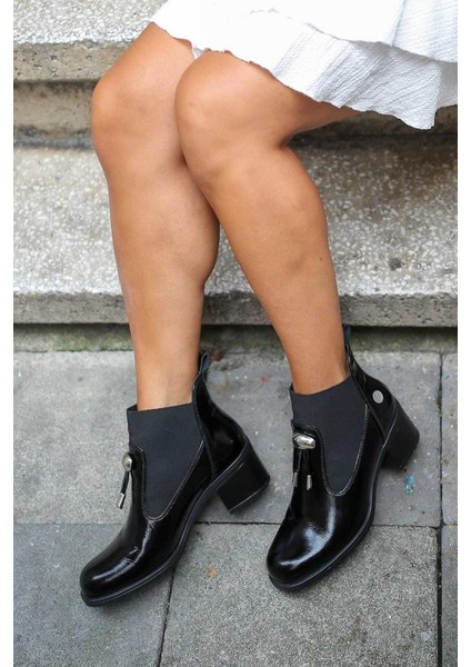 1805 Hakiki Deri Boğazı Lastik Detaylı Kalın Topuklu Bot fırsatları