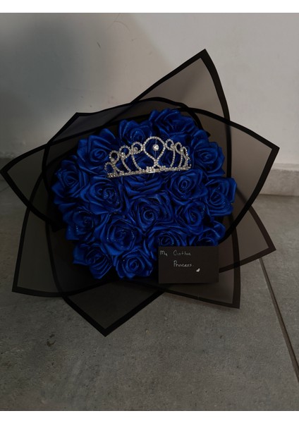 Gerçek Görünümlü Saks Mavisi Simli Taçlı Zarif Yapay Gül Buketi Yapay Çiçek modelleri