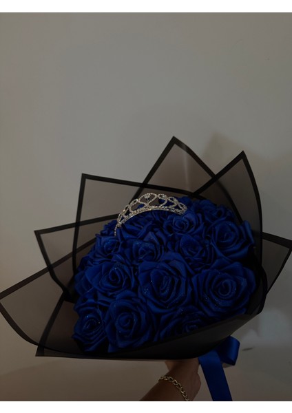 Gerçek Görünümlü Saks Mavisi Simli Taçlı Zarif Yapay Gül Buketi Yapay Çiçek indirimleri