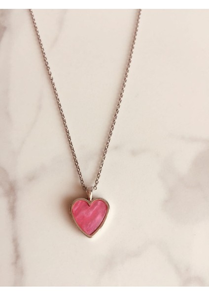 Pembe Mineli Kalp Figürlü Çelik Zincirli Rodyum Kaplama Kolye