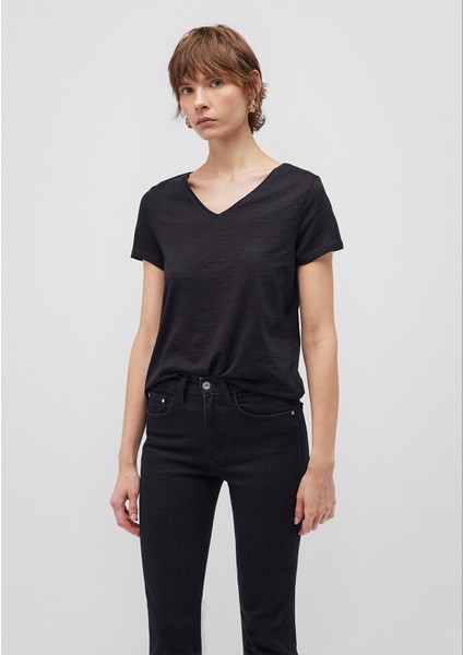 2li Siyah Beyaz Kadın V Yaka Basic Tişört 1611371-900