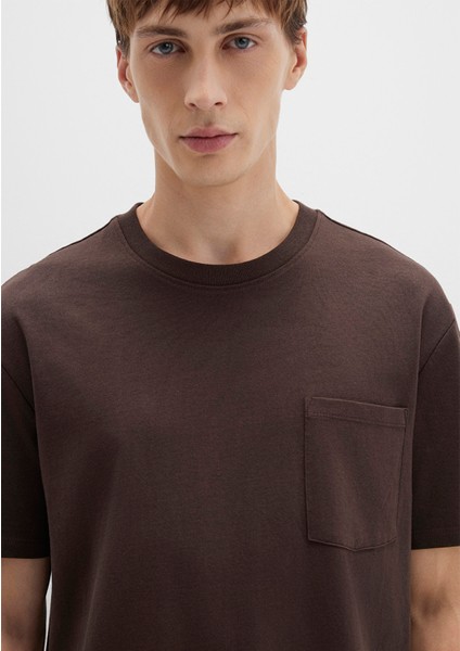 Cep Detaylı Kahverengi Tişört 066248-70251