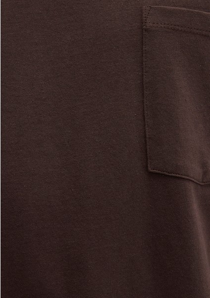 Cep Detaylı Kahverengi Tişört 066248-70251