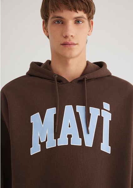 Mavi Logo Baskılı Kapüşonlu Kahverengi Sweatshirt 067149-88067