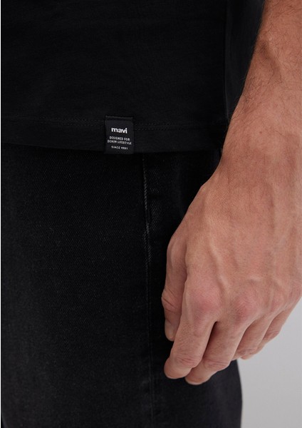 Etiket Detaylı Siyah Basic Tişört 0611824-900