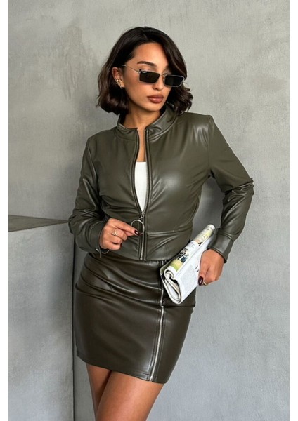 Haki Kadın Deri Crop Ceket Halka Detaylı