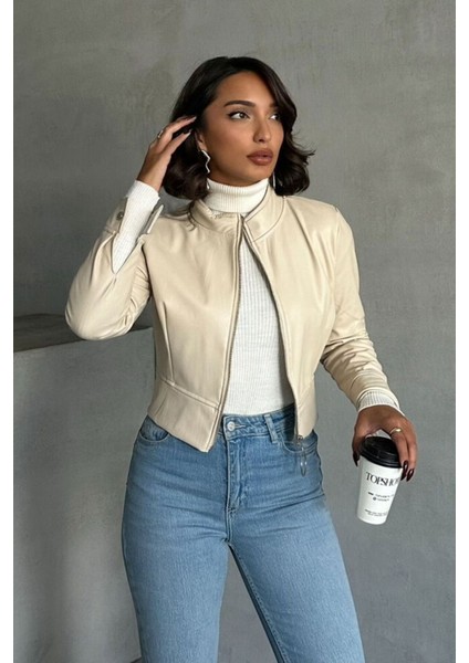 Taş Kadın Deri Crop Ceket Halka Detaylı