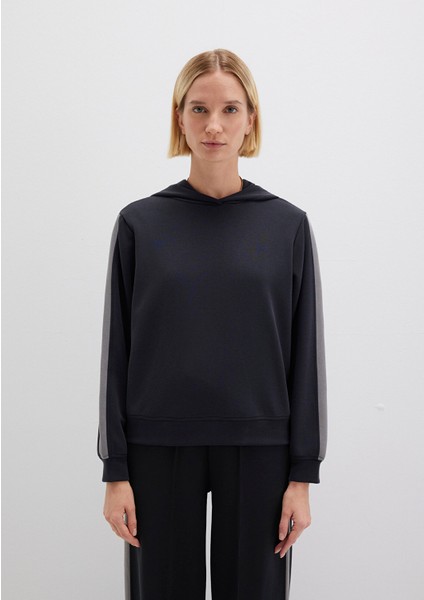 Şerit Detaylı Kapüşonlu Siyah Sweatshirt 1S10443-900