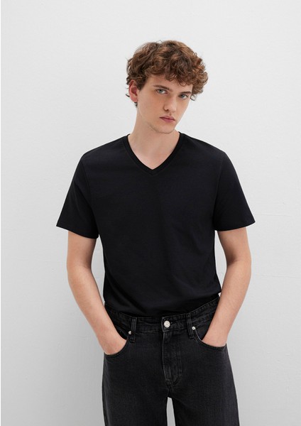 Stretch V Yaka Siyah Basic Tişört 061748-900