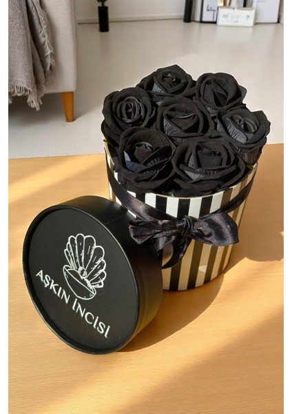 Sevgiliye Özel Hediye Gül Kutu Siyah Hediyelik Çiçek Doğum Günü Sepeti Kız Arkadaşa Sevgili modelleri